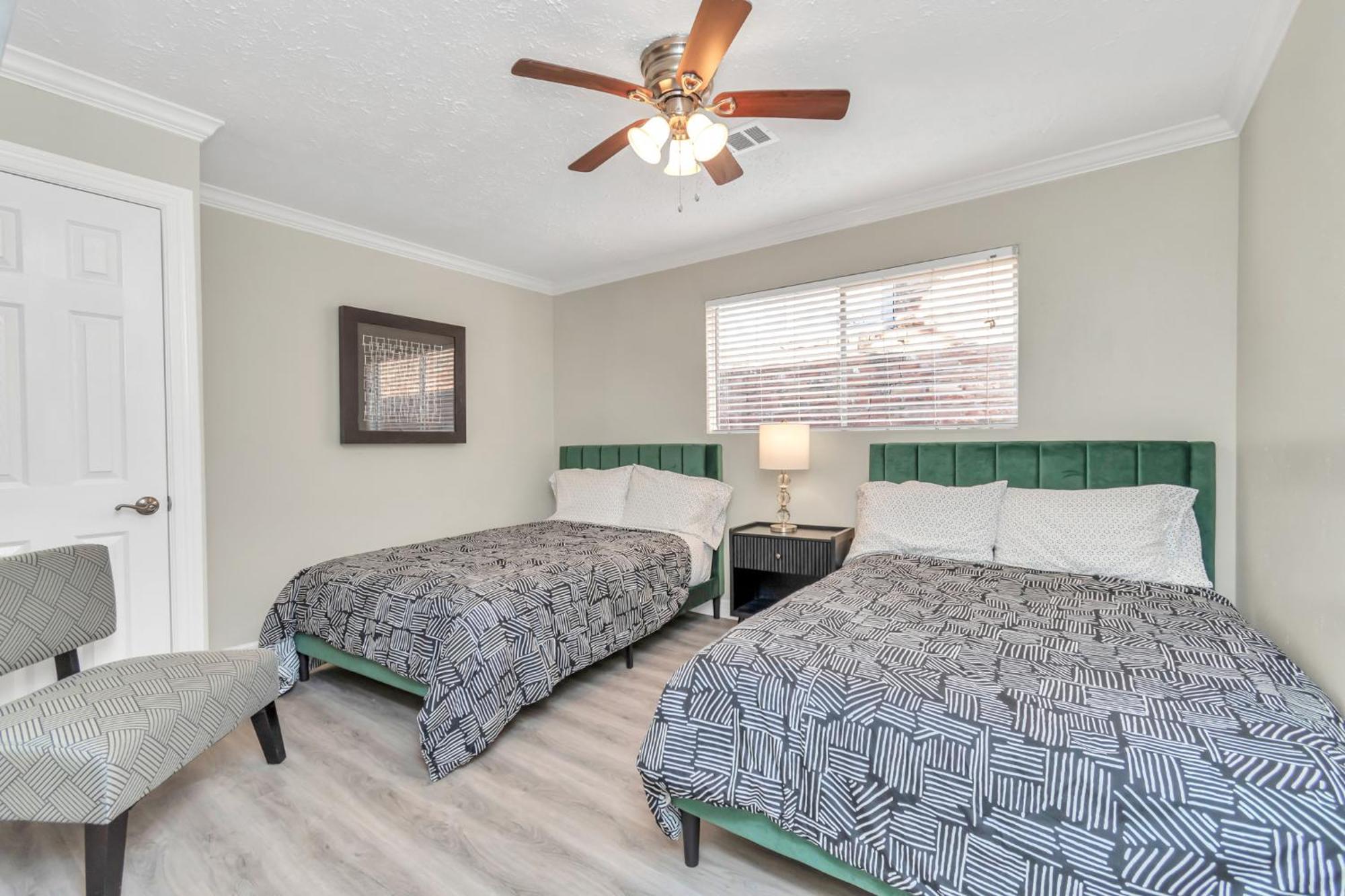 Вилла 1976 Accessiblegem Jacuzzi Sleep13 Chinatown 20Mins Dt Хьюстон Экстерьер фото